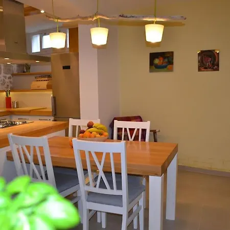 Holiday In - Island Hvar 度假居 Svirce