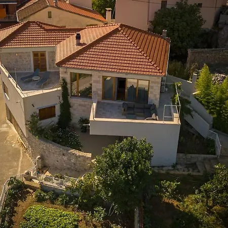 Дом отдыха In - Island Hvar Svirce