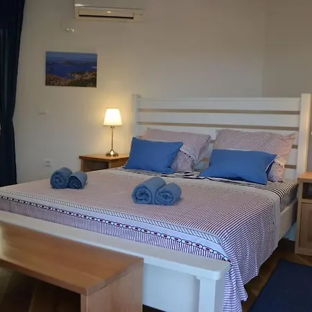 Holiday In - Island Hvar *