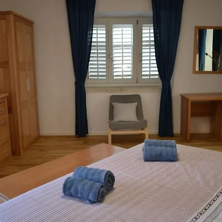 Дом отдыха In - Island Hvar *