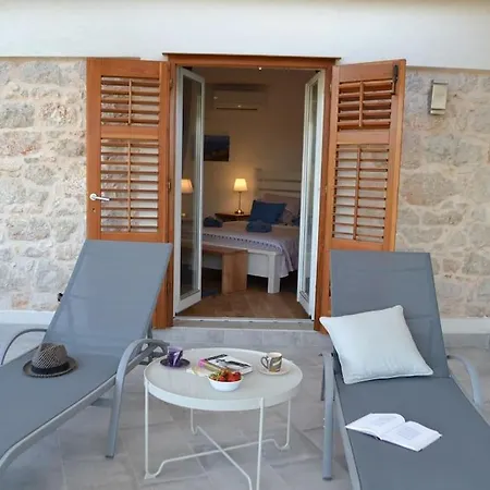 In - Island Hvar
