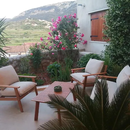 Holiday In - Island Hvar
